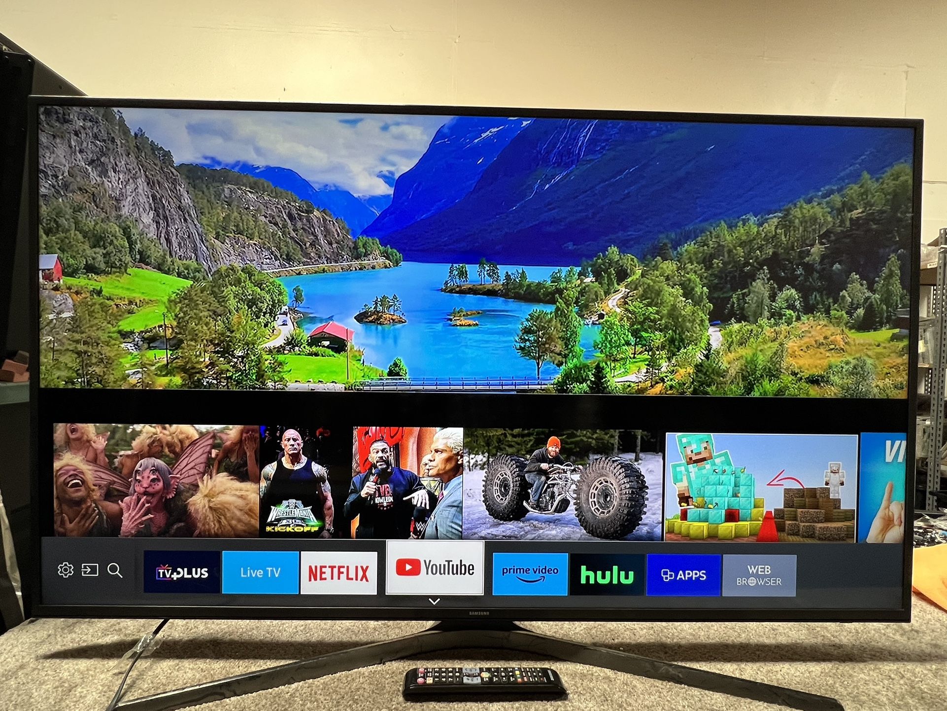 Samsung UN60KU6300 60-inches Smart LED 4K Ultra HD TV