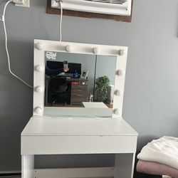 Makeup Table With Light 