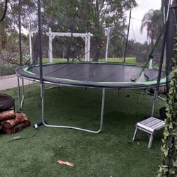 Trampoline 