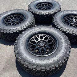 New 17” KMC Wheels and BFG K02 Tires For Ford F-150 And Expedition Off-road Rims