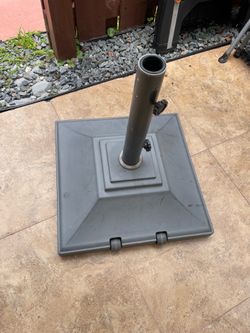 Umbrella base universal