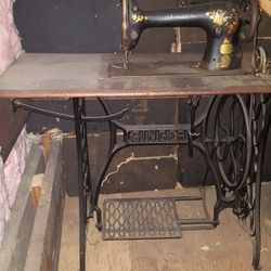 Singer Sewing Machine