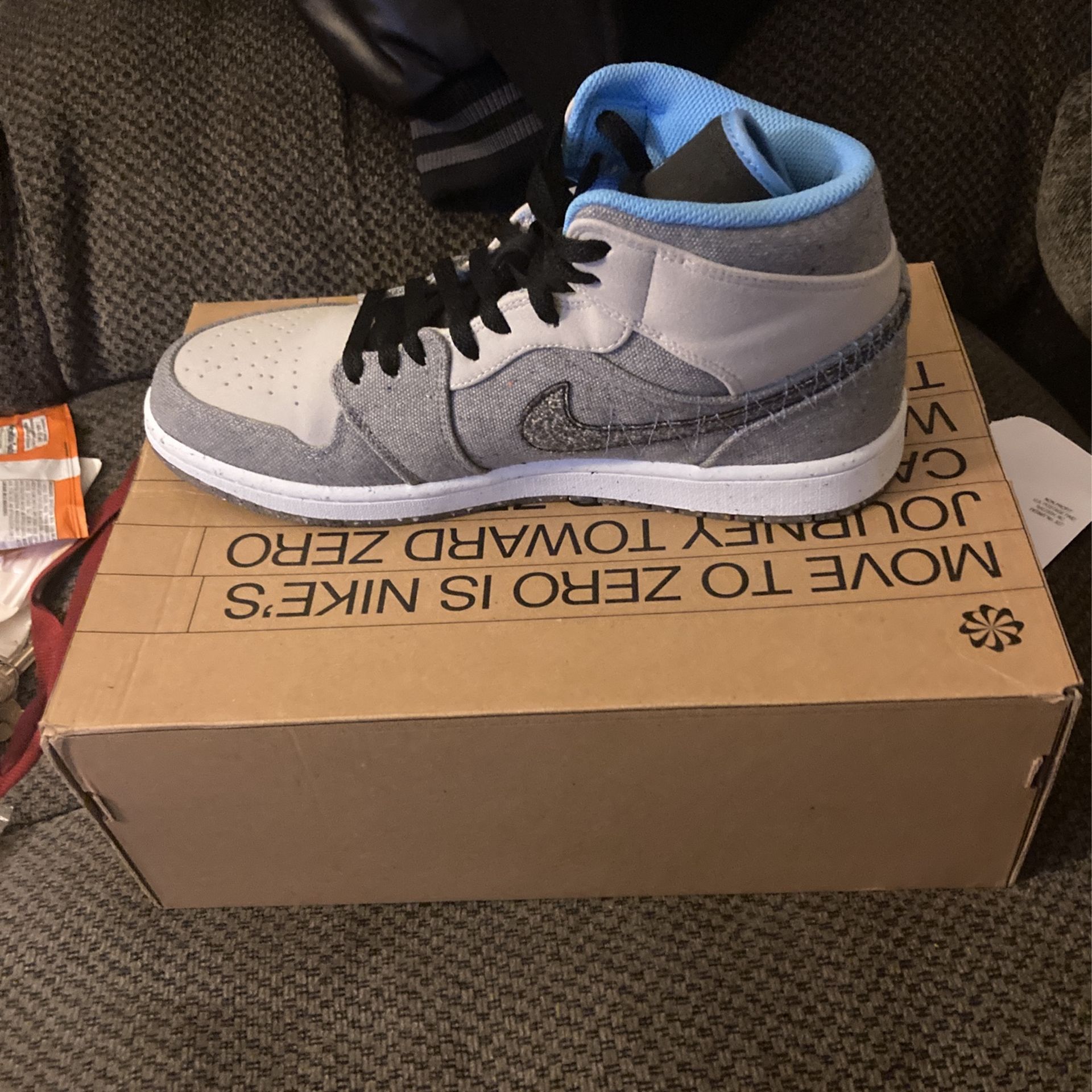 Air Jordan 1 Mid Size 10 50$
