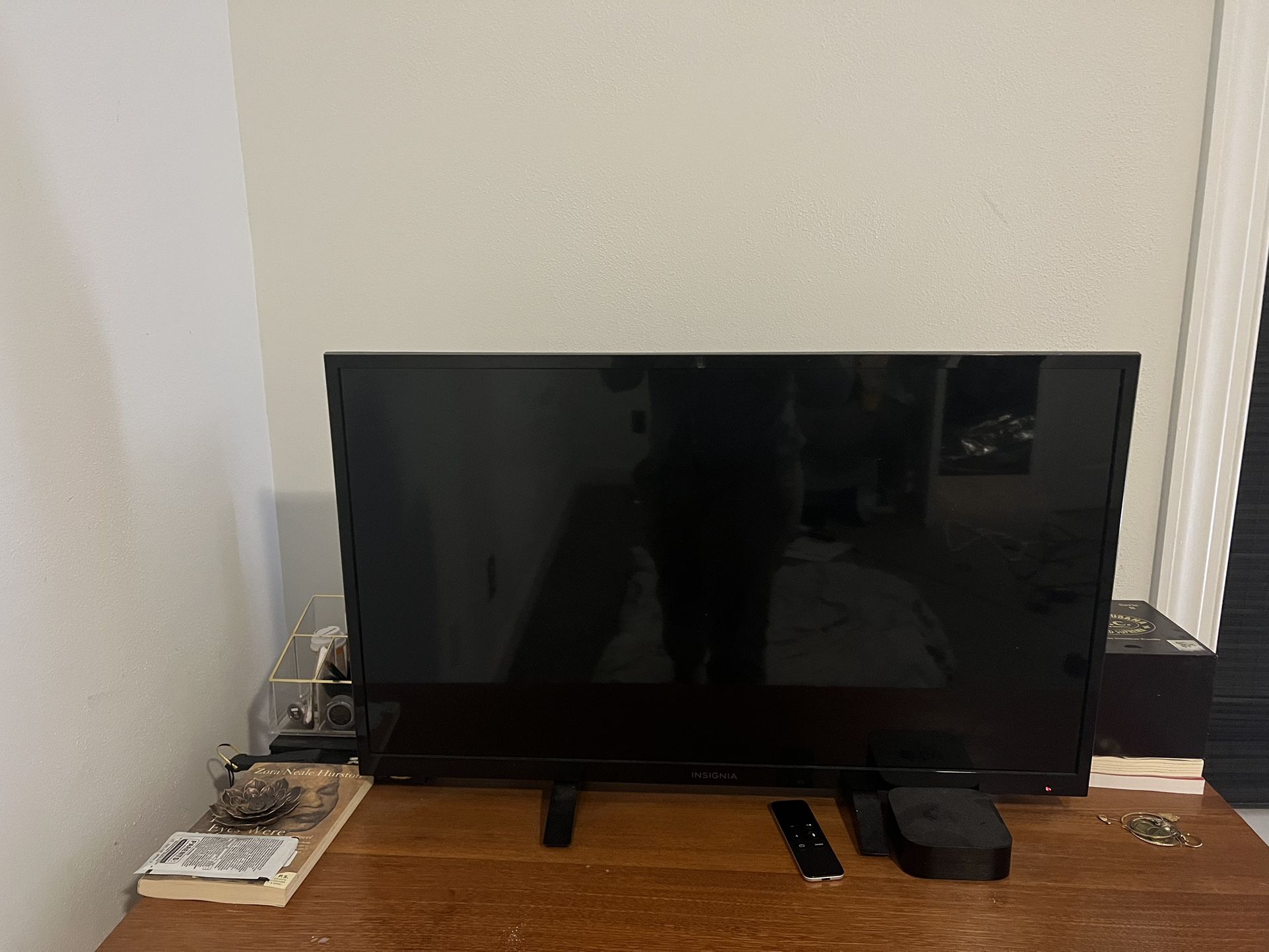 30 Inch Insignia TV w/ Apple TV 