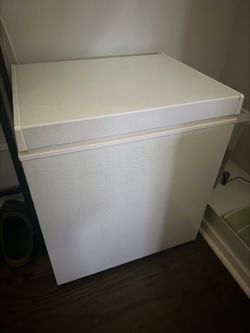 Mini Chest Freezer