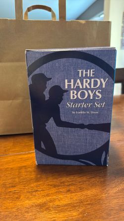 The Hardy Boys book starter set 1-5 hard back
