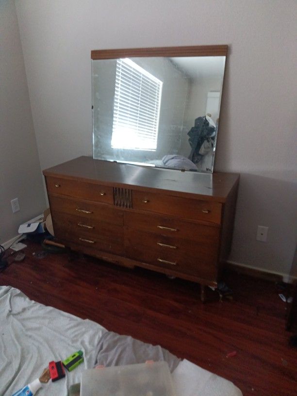 Art Deco Style By Bassett Furniture