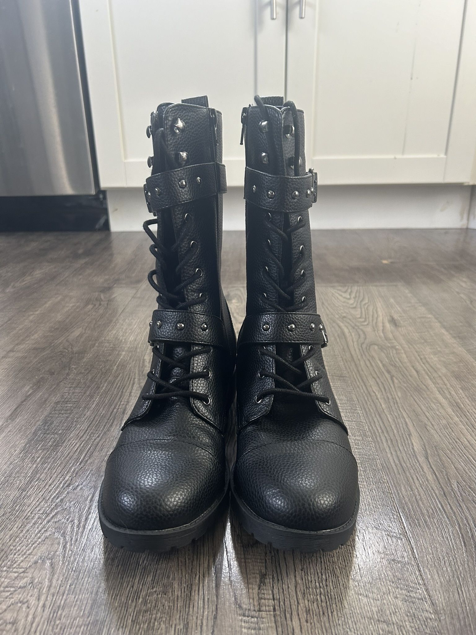 Women’s Faux Leather Lace Up Combat Boots