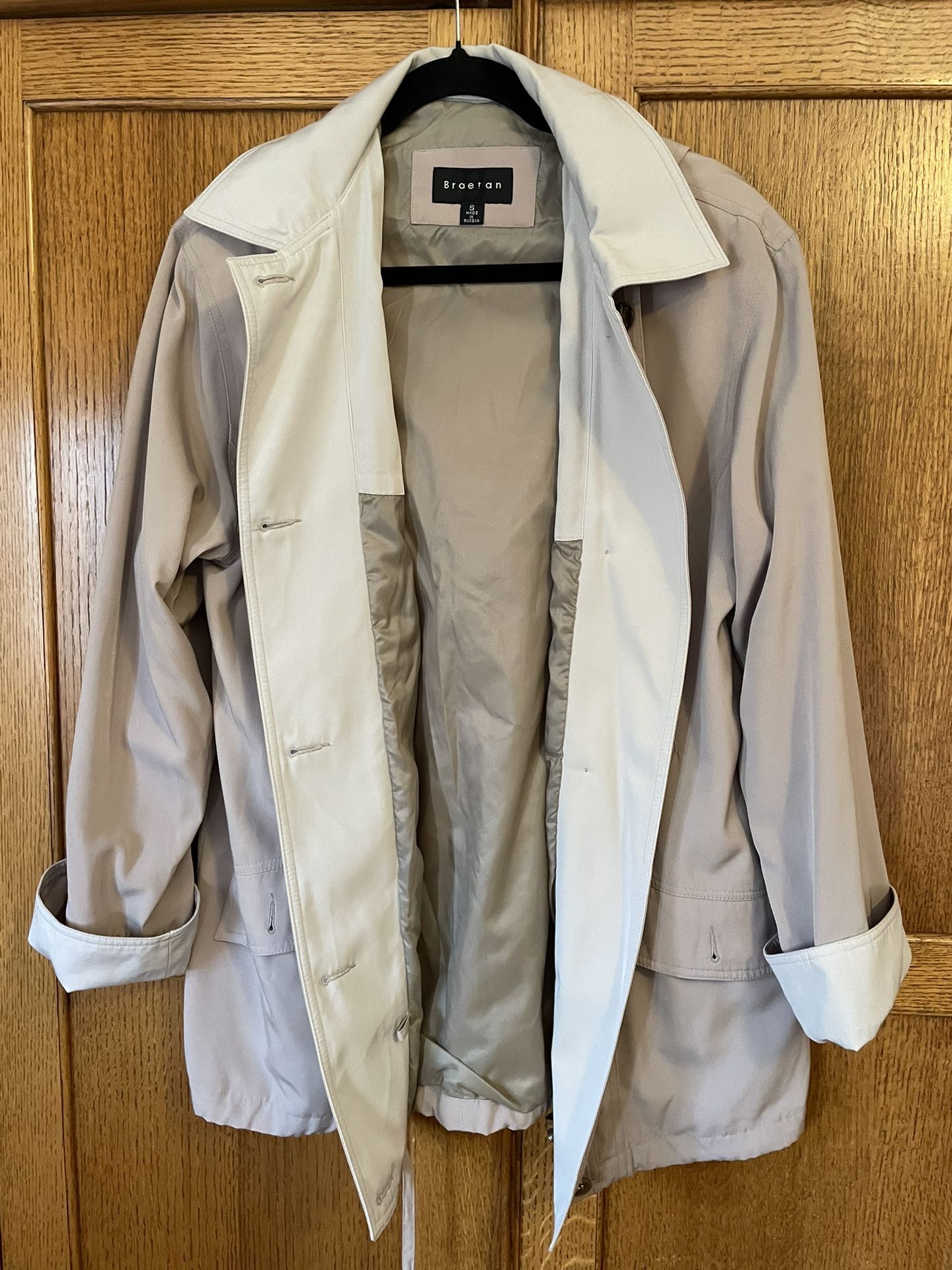 Women’s Beige Trench Coat. Small