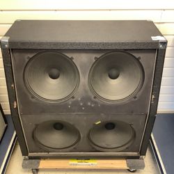 Bugera 412H-BK Guitar Speaker Cabinet