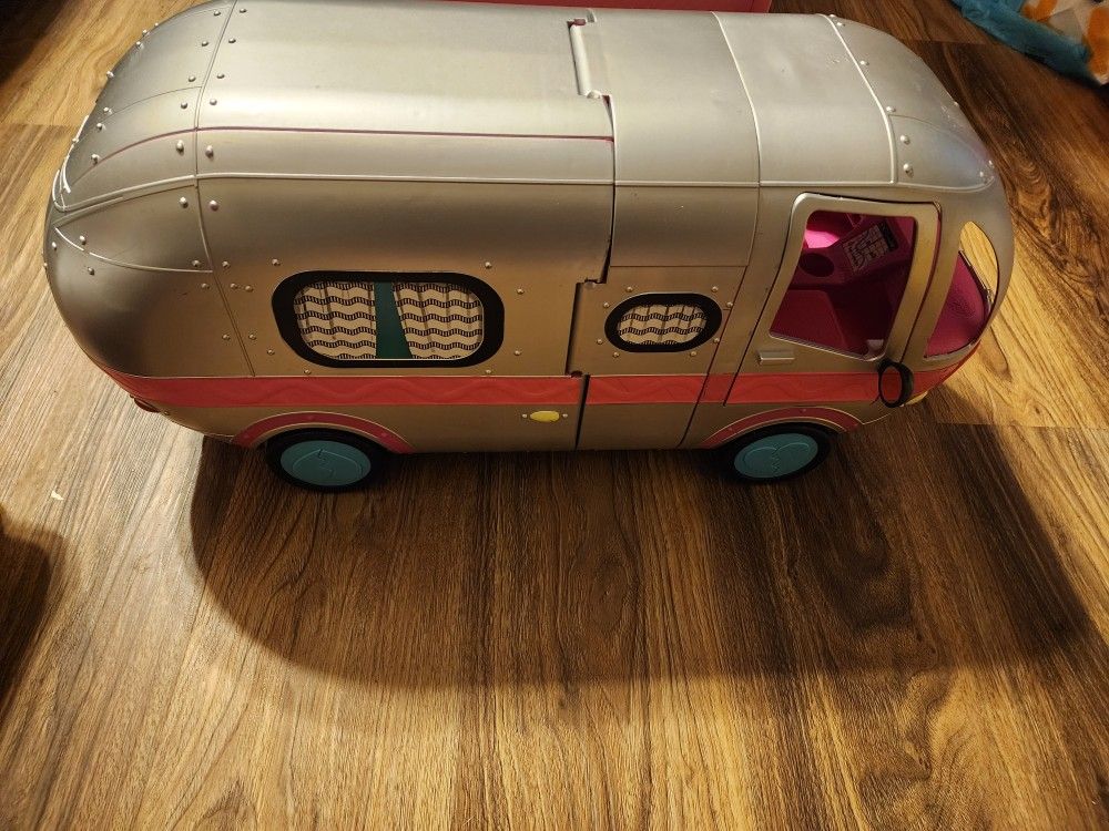 Lol Camper ,stand And Dolls