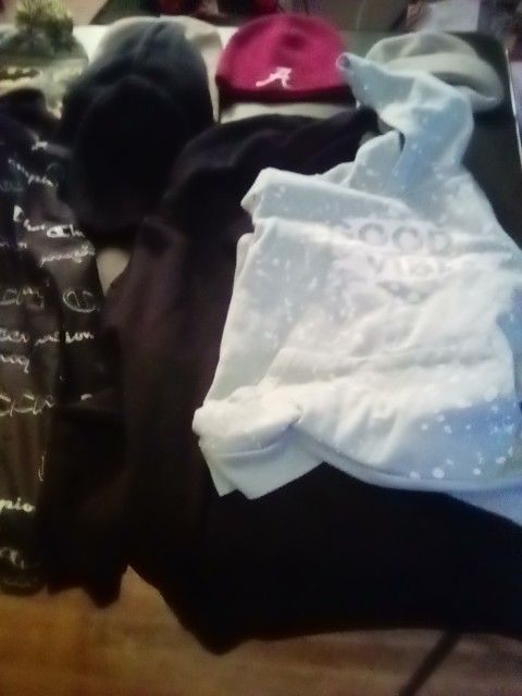 Boys Size 8 Hoodies and Skullies