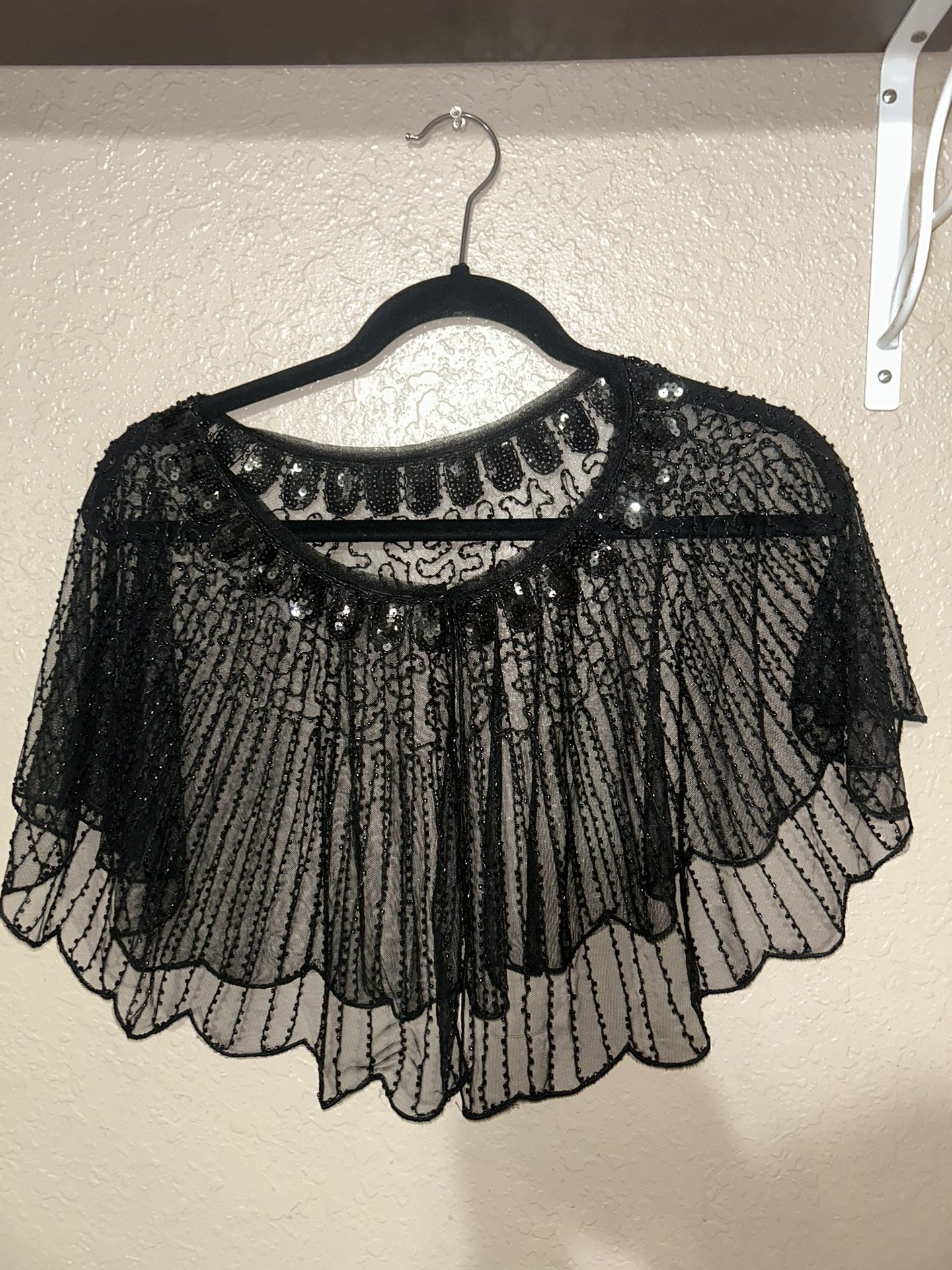 1920’s Shawl w/Bonus  Pearl Necklace 