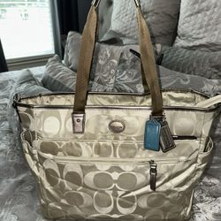 COACH Metallic Gold Hobo Large Shoulder Purse  20”L x 13”H x 6”W (OPEN TO TRADES)
