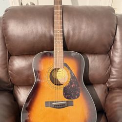 YAMAHA Acoustic Guitar 
