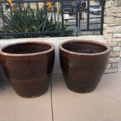 Ceramic flower pots