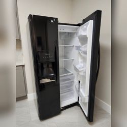 Fridgedaire Side by Side – Magnolia, OH