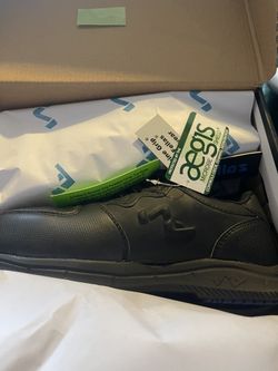 Size 7 Womens Comp Toe Work Shoes New  In Box