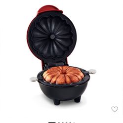 Dash Pink Mini Bundt Cake Maker