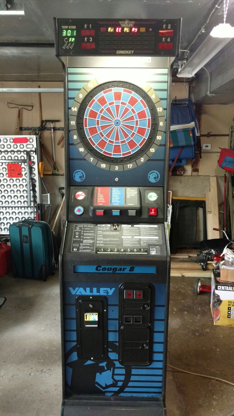 Dart Board. Valley Cougar 8