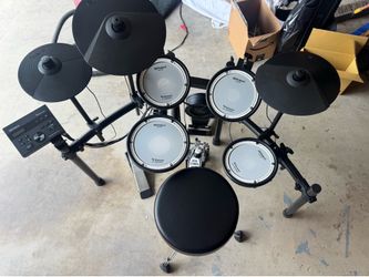 Roland TD-07KV V-Drums with Iron Cobra and throne