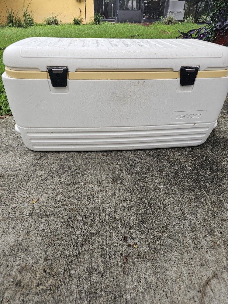 Igloo Marine Cooler