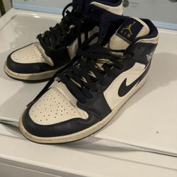 Air Jordan’s 1 Retro Mid High