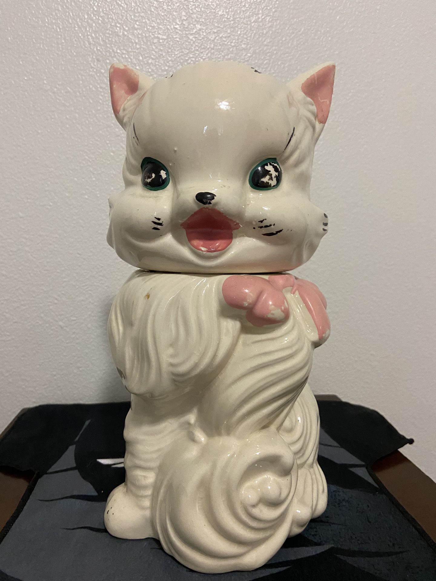 Vintage Fluffy The Cat cookie Jar
