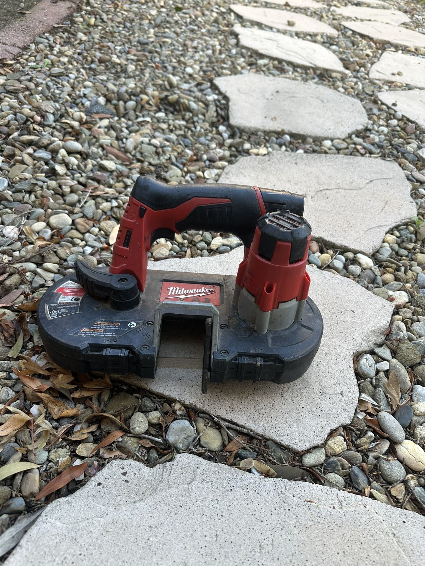 M12 Milwaukee Bandsaw