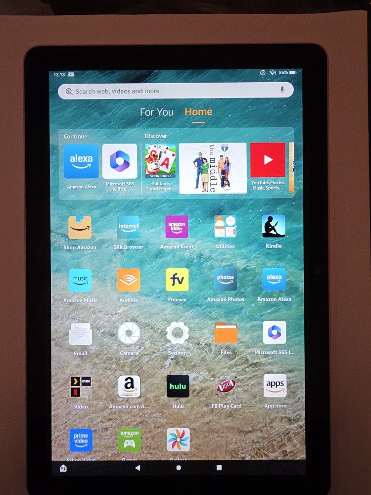 Amazon Fire HD 10 Tablet (11th Gen) With Case