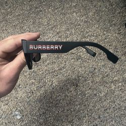 Burberry Black Sunglasses 