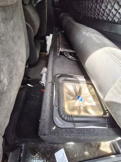 2 10in kickers with box and amp