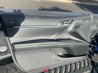 Toyota camry Se door panel