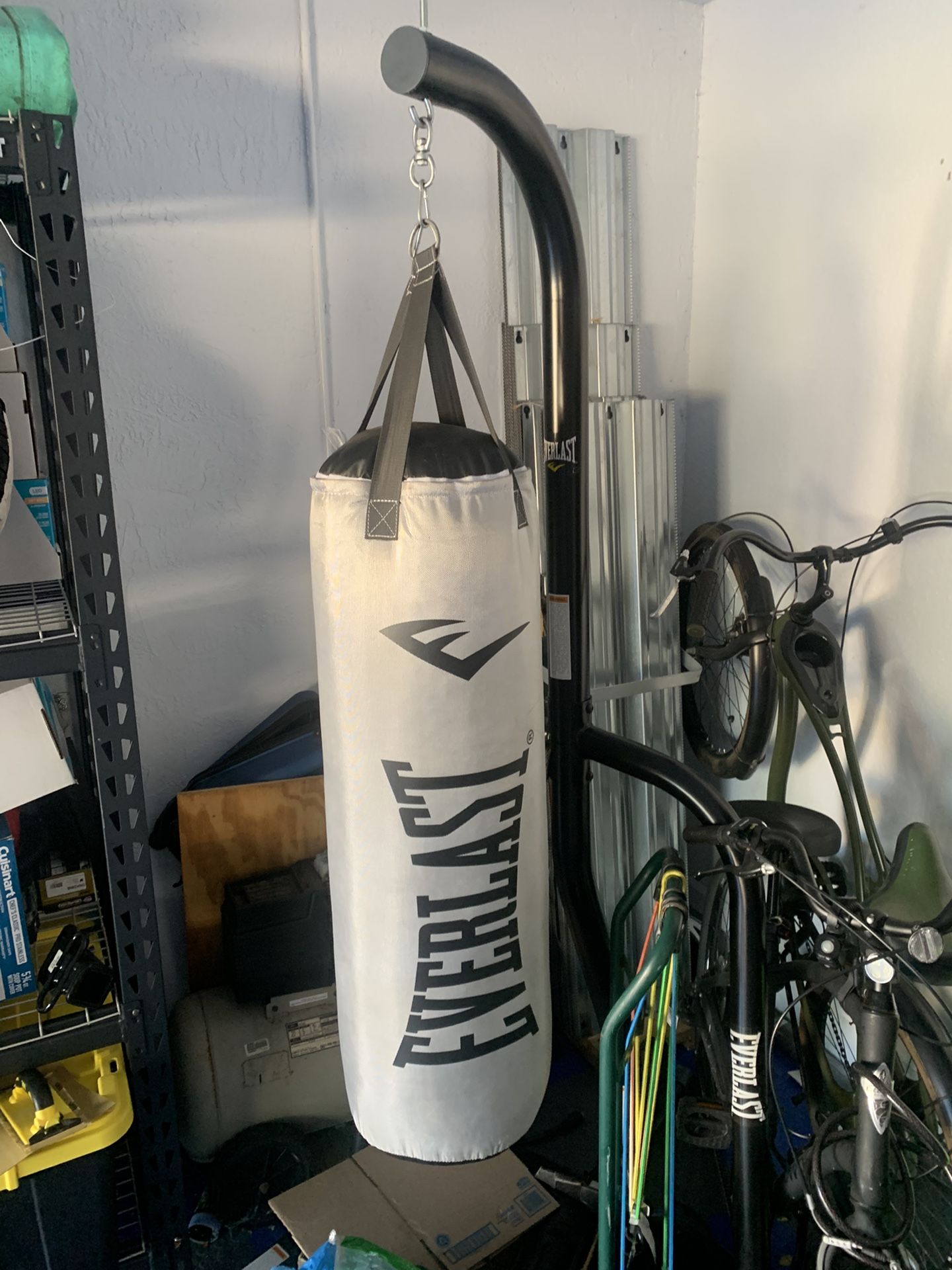 Everlast Punching Bag With Stand 