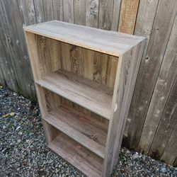 Simple medium size bookshelf sturdy and functional

Nothing fancy, but a functional small to medium size bookshelf.