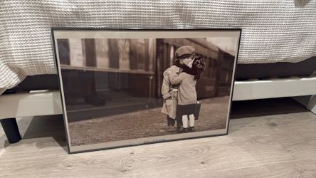 Kim Anderson Wall Picture In Glass frame