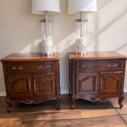 Gorgeous Pair Of nightstands And Lamps