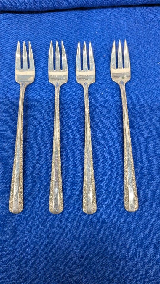 Towle Sterling Silver Shrimp Forks Set Of 4. 1934 Candlelight Pattern