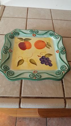 Hand-painted dish 11x11