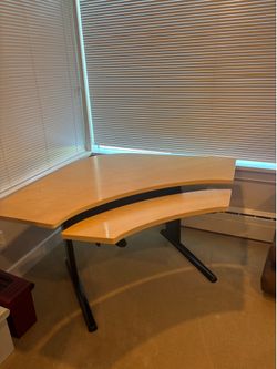 Corner desk (stand up)