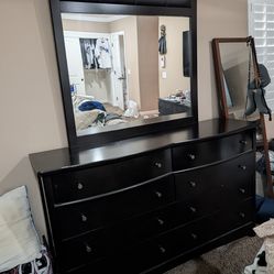 8 drawer wood dresser with mirror