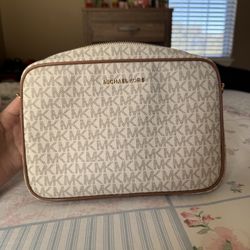Michael Kors Cross Body Bag