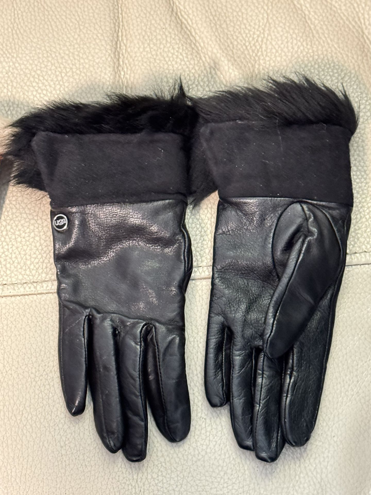 UGG® $132 Genuine Leather Gloves Shearling Trim Small S UGG UGGs Authentic Black