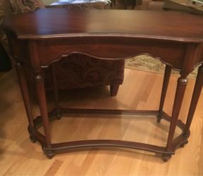Table for entry easy or living room