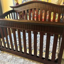 Baby/Toddler Crib + Mattress 