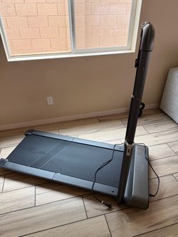 Slim and Sturdy foldable treadmill
