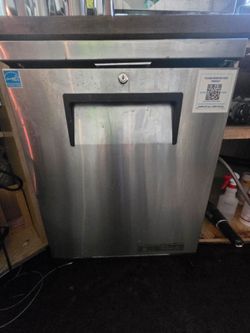 Undercounter Fridge Pick up now!