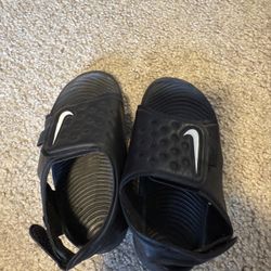 Size 7C Nike Toddler Sandals  