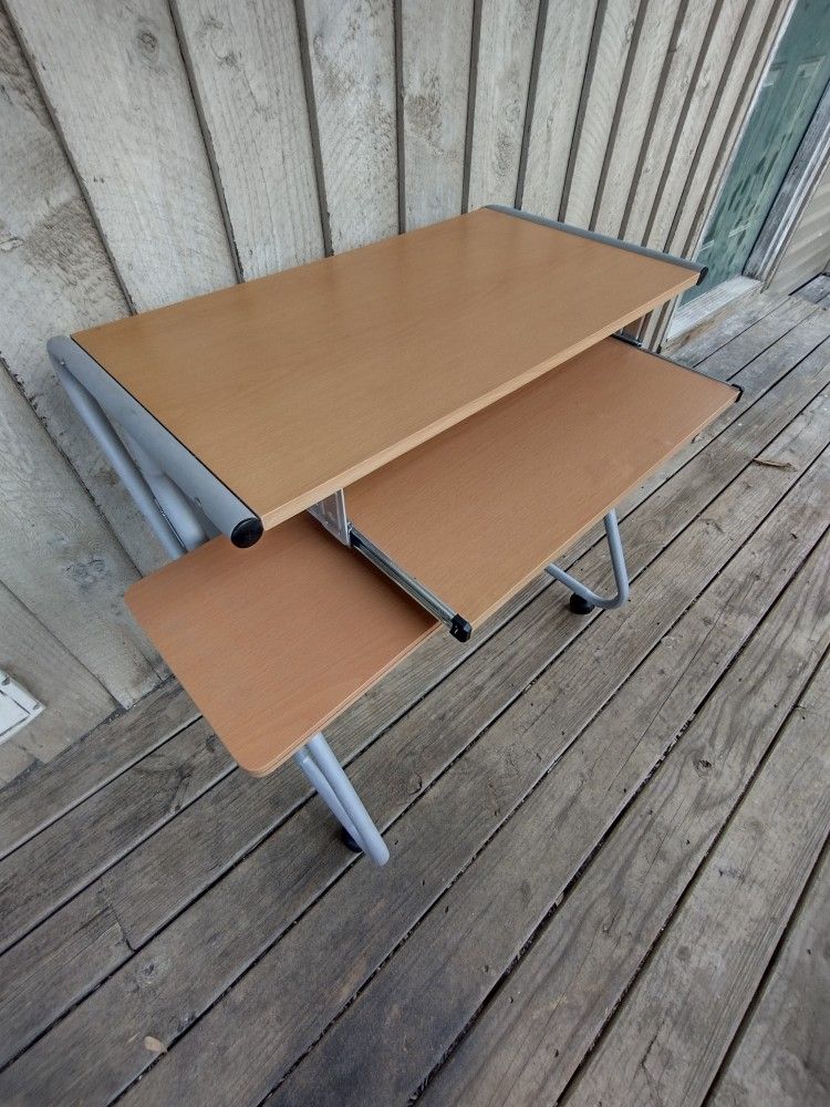 3 Layered Student Desk