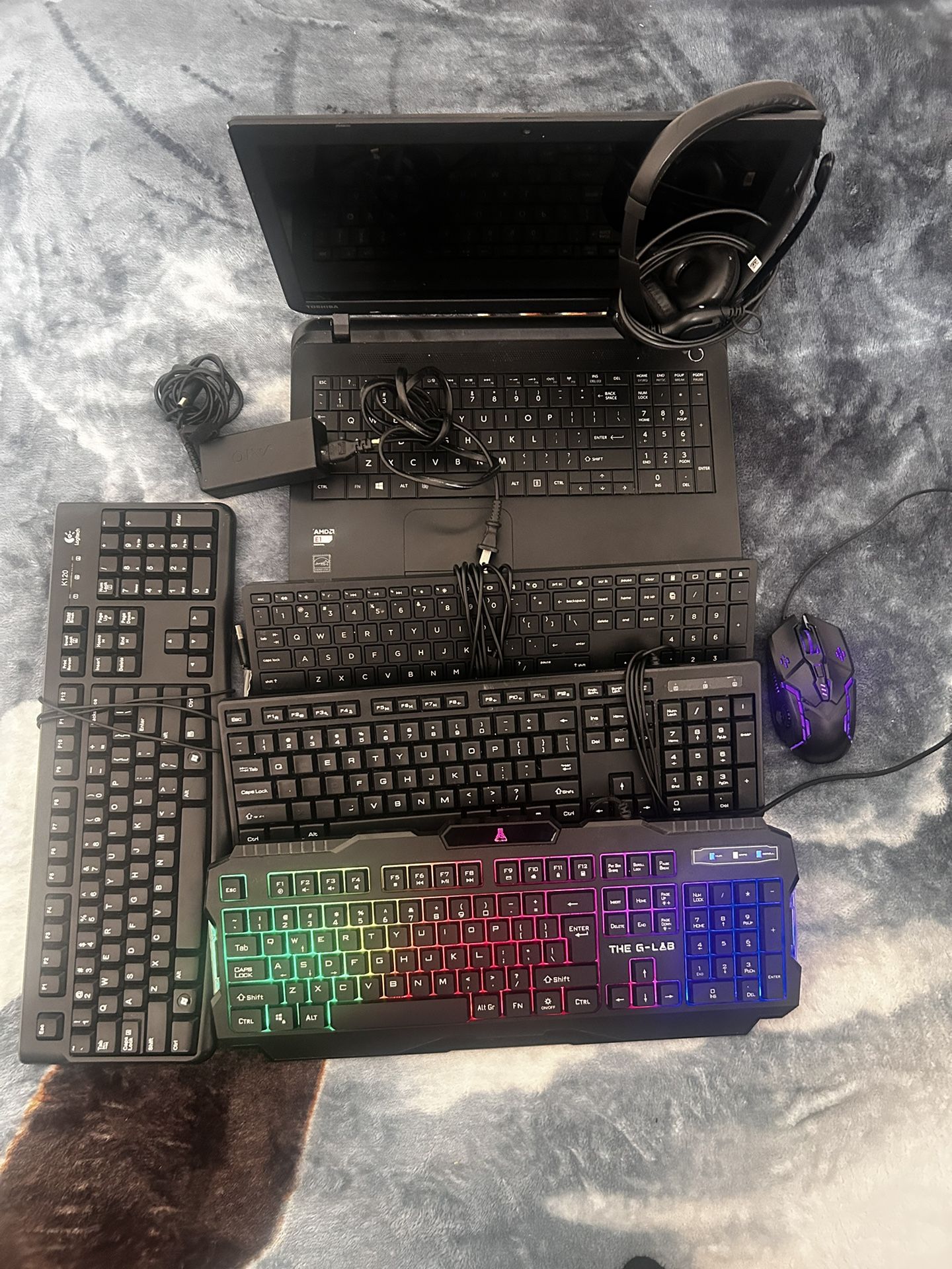 Laptop w/ 4 Keyboards, RGB Mouse And Headphones!